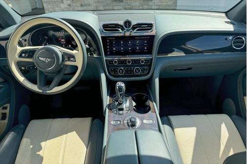 2022 Bentley Bentayga V8