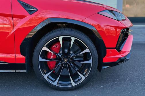 2024 Lamborghini Urus S