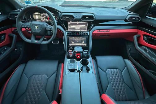 2024 Lamborghini Urus S