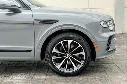 2025 Bentley Bentayga V8