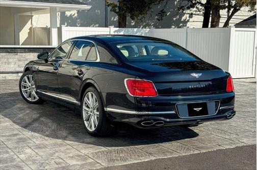 2023 Bentley Flying Spur V8