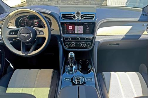 2025 Bentley Bentayga V8