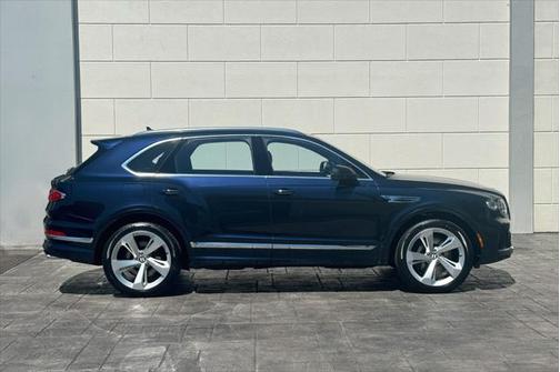 2025 Bentley Bentayga V8