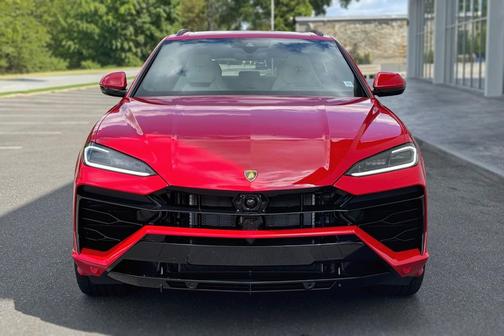 2025 Lamborghini Urus SE