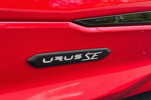 2025 Lamborghini Urus SE