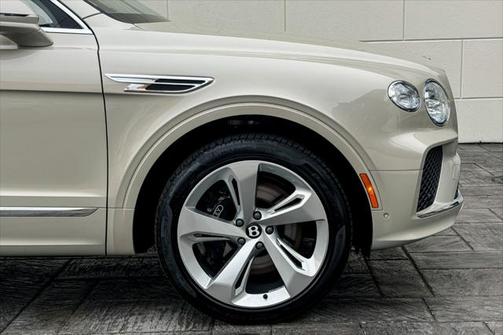 2025 Bentley Bentayga V8
