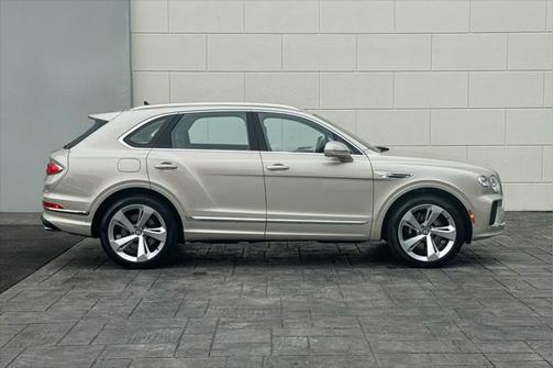 2025 Bentley Bentayga V8