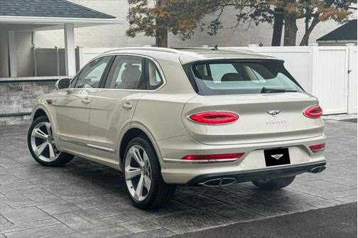 2025 Bentley Bentayga V8