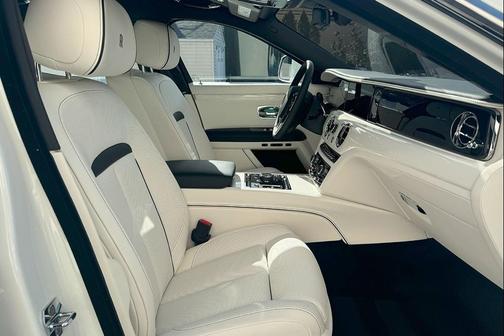 2025 Rolls-Royce Ghost Sedan