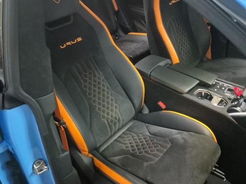 2024 Lamborghini Urus S