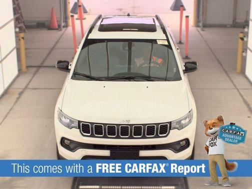 Bright White Clearcoat 2025 Jeep Compass Latitude