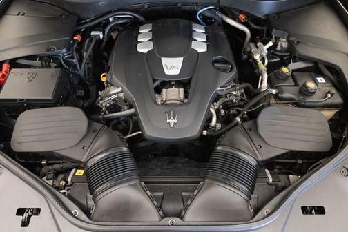 Nero Ribelle Metallic 2022 Maserati Levante GT