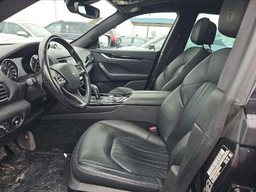 Nero Ribelle Metallic 2022 Maserati Levante GT