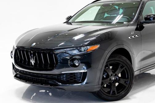 Nero Ribelle Metallic 2022 Maserati Levante GT