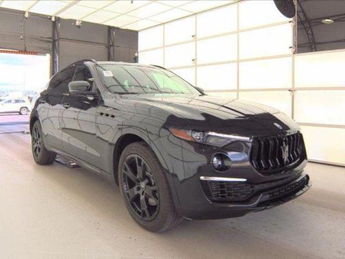 Nero Ribelle Metallic 2022 Maserati Levante GT