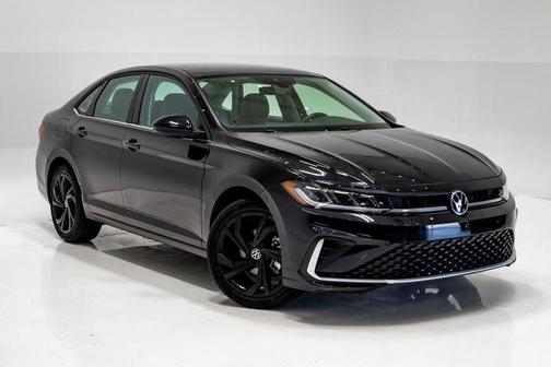 Deep Black 2025 Volkswagen Jetta 1.5T SE