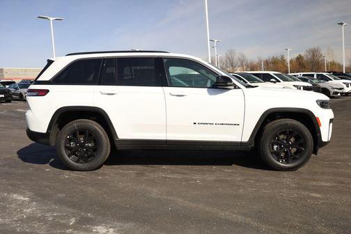 2026 Jeep Grand Cherokee Altitude