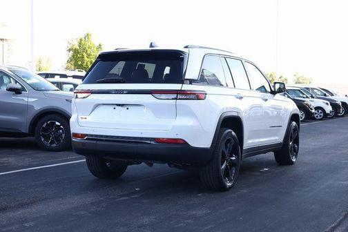 2022 Jeep Grand Cherokee Altitude