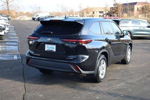 2024 Toyota Highlander LE