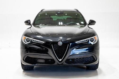 Vulcano Black Metallic 2021 Alfa Romeo Stelvio Ti Sport