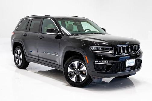Diamond Black Crystal Pearlcoat 2024 Jeep Grand Cherokee 4xe Base