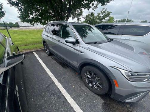 Pyrite Silver Metallic 2022 Volkswagen Tiguan 2.0T SE
