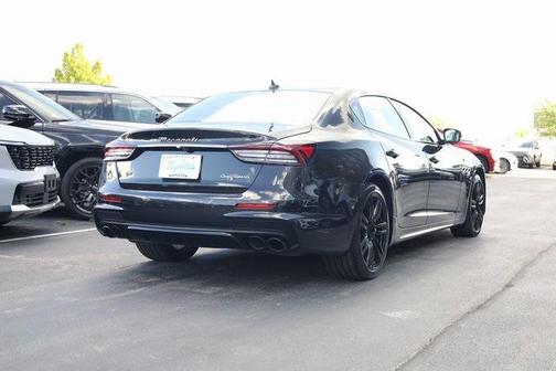 2022 Maserati Quattroporte Modena Q4