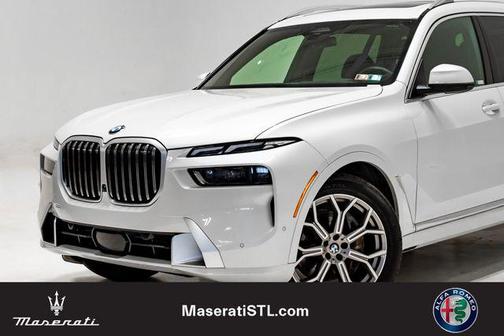 Mineral White Metallic 2023 BMW X7 xDrive40i