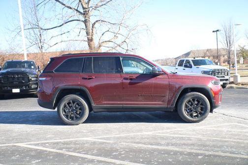 2026 Jeep Grand Cherokee Altitude