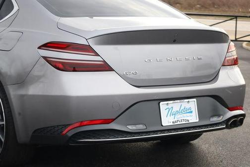 2023 Genesis G70 2.0T RWD