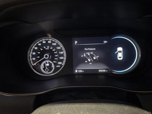 2023 Genesis G70 2.0T RWD