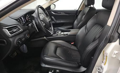 2022 Maserati Ghibli Modena Q4