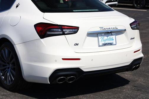 2022 Maserati Ghibli Modena Q4