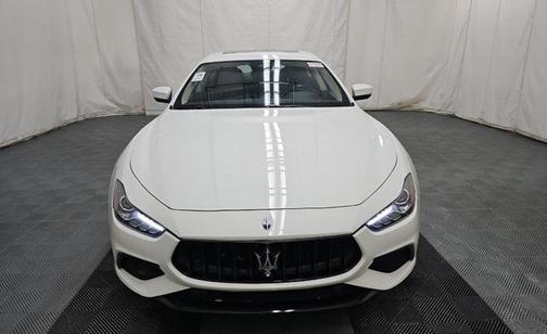 2022 Maserati Ghibli Modena Q4