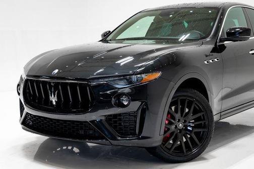 Nero Assoluto Metallic 2024 Maserati Levante Modena Ultima