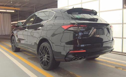 Nero Assoluto Metallic 2024 Maserati Levante Modena Ultima