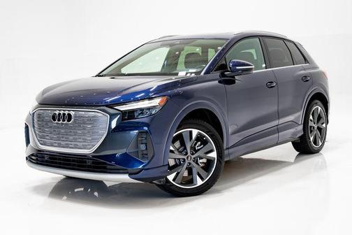 Navarra Blue Metallic 2022 Audi e-tron Premium