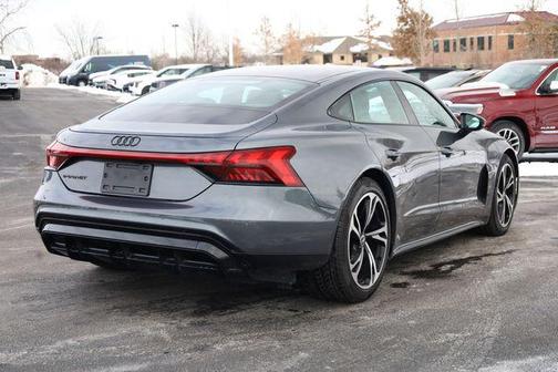 2023 Audi e-tron GT Premium Plus quattro