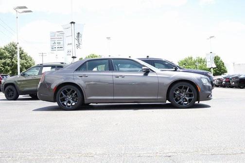 2022 Chrysler 300 S
