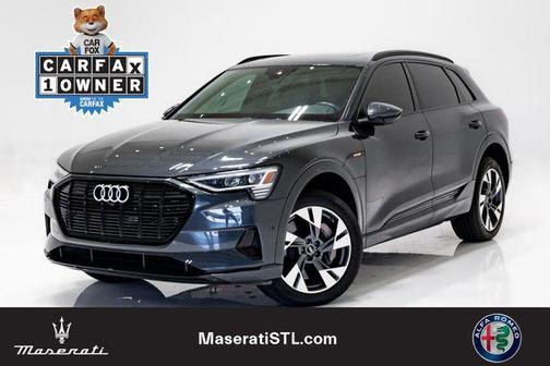 Manhattan Gray Metallic 2022 Audi e-tron Premium