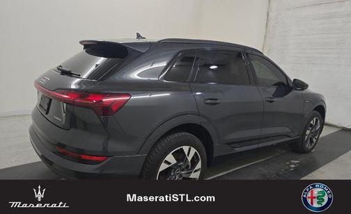 2022 Audi e-tron Premium