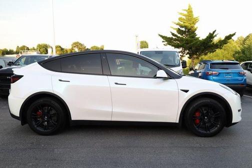 2022 Tesla Model Y Long Range Dual Motor All-Wheel Drive