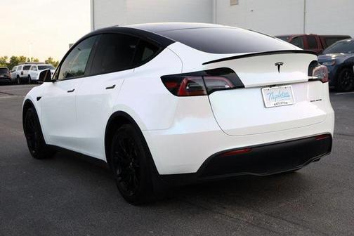 2022 Tesla Model Y Long Range Dual Motor All-Wheel Drive