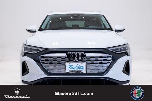 Glacier White Metallic 2024 Audi Q8 e-tron Premium
