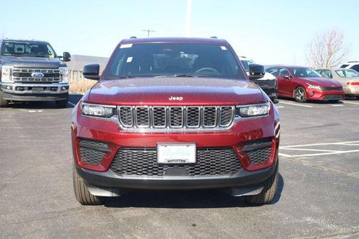 2026 Jeep Grand Cherokee Laredo