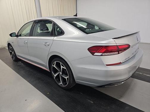 2020 Volkswagen Passat 2.0T R-Line