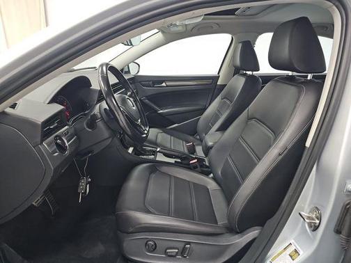 2020 Volkswagen Passat 2.0T R-Line