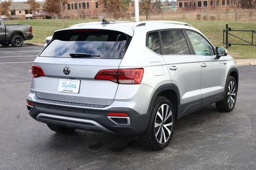 2024 Volkswagen Taos 1.5T SE