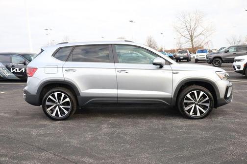 2024 Volkswagen Taos 1.5T SE