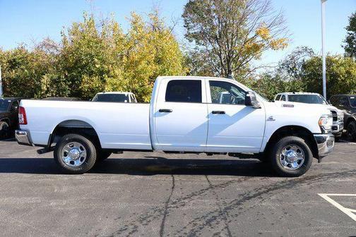 2024 RAM 2500 Tradesman Crew Cab 4x4 8' Box